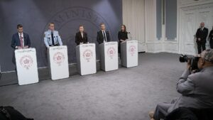 CORONA REGERINGSINITIATIVER VEDR. UDSÆTTELSE FOR 125 MILLIARDER KRONER VEDR. MOMS, A-SKAT OG AM BIDRAG