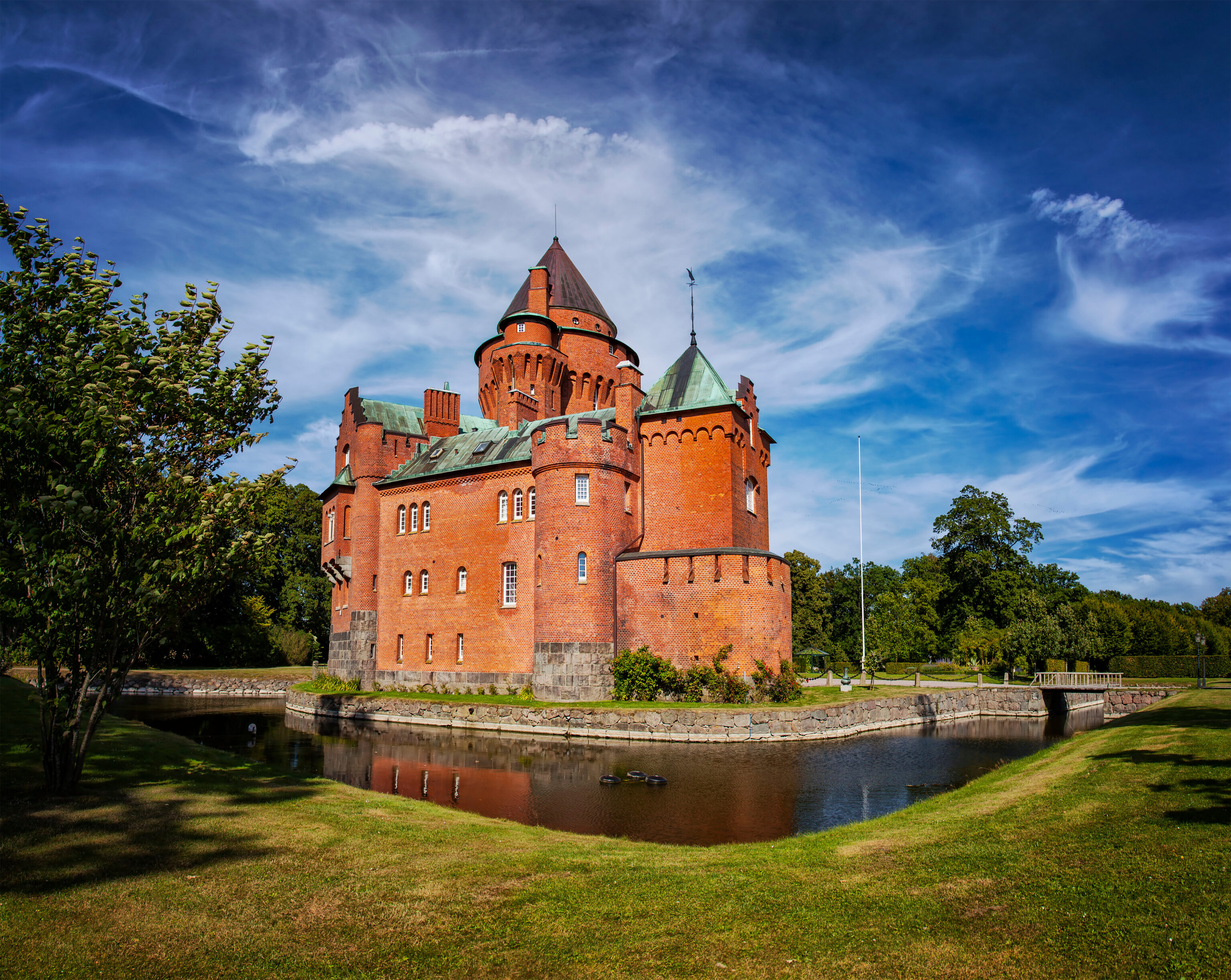 Hjularöds slott, arkiv foto og ikke identisk med den nævnte case.